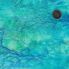 Charger l'image dans la galerie, Coral Reef par Deborah Edwards and Melanie Samra pour Northcott - Background Turquoise Coral Texture