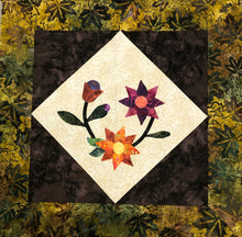 Charger l'image dans la galerie, Applique Floral Block Quilt Along par Phyllis Moody pour Mad Moody Quilting Fabrics
