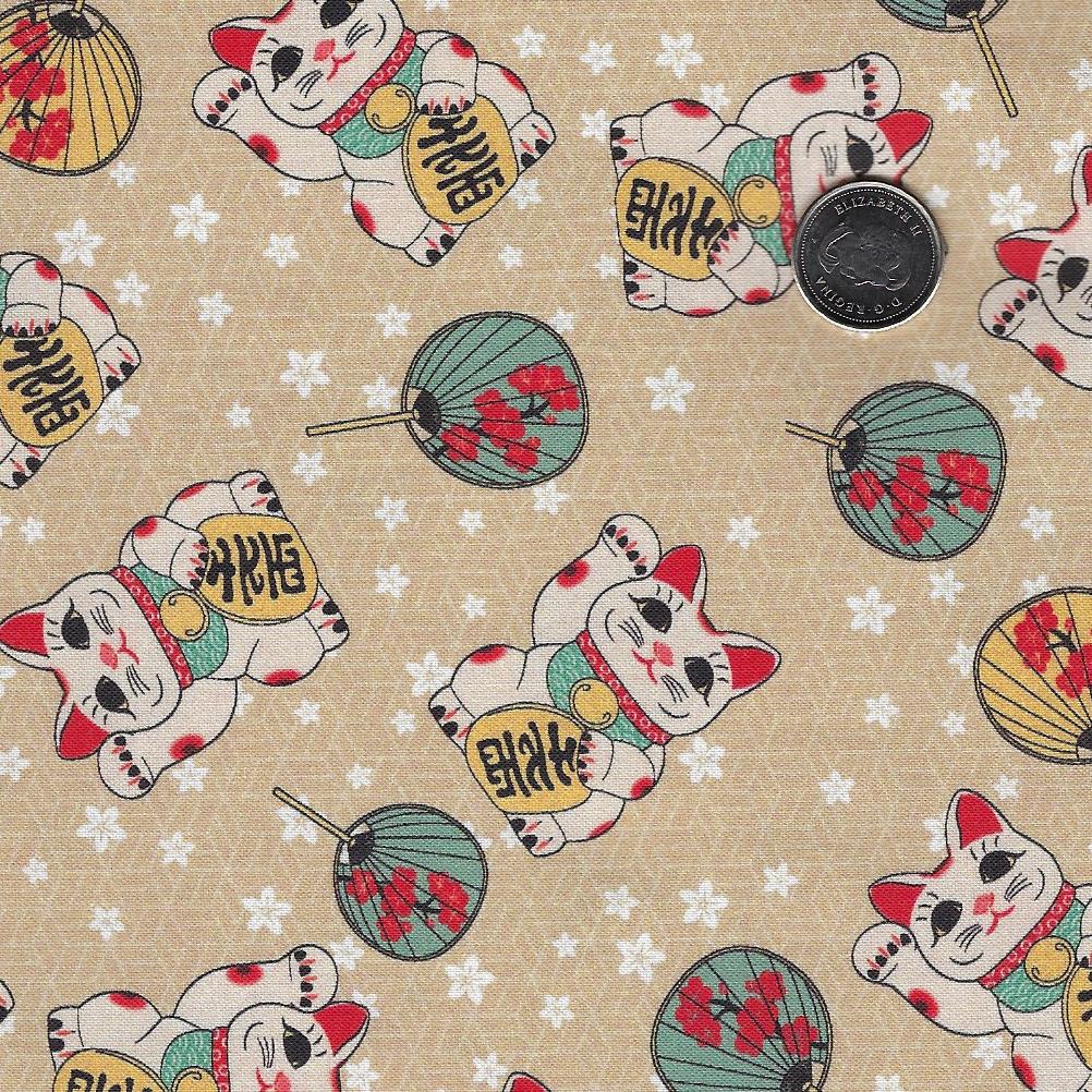 Kimonos & Koi par Paintbrush Studio Fabrics - Background Beige Lucky Cat