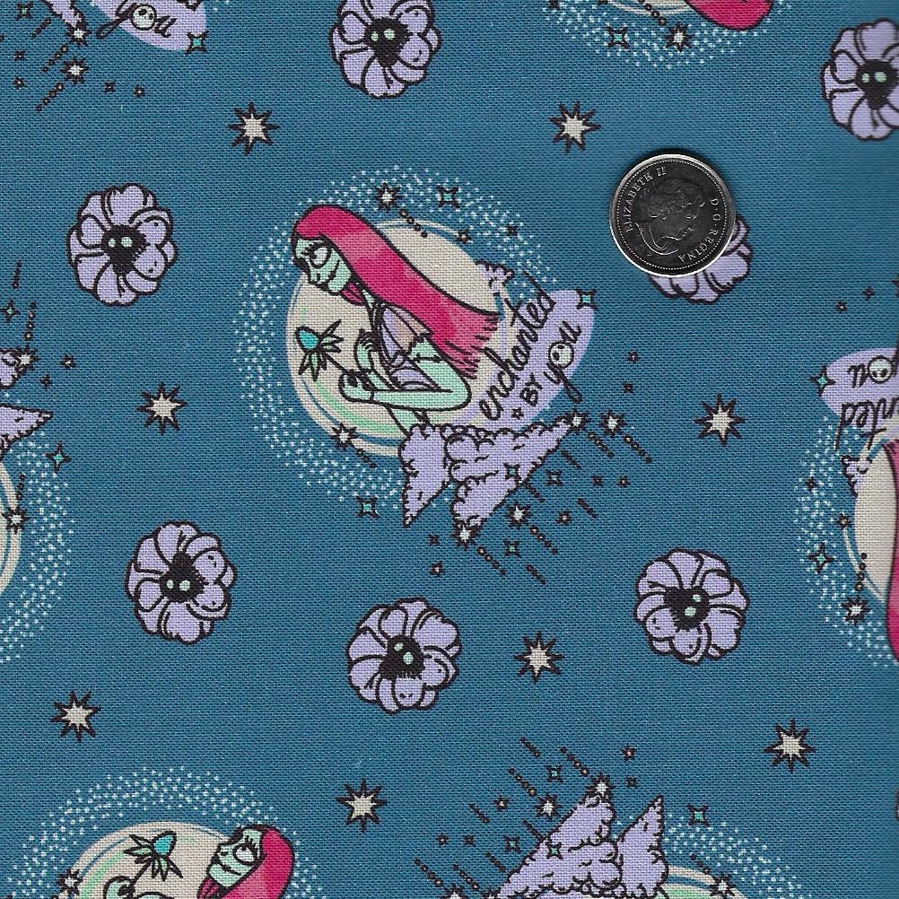 The Nightmare Before Christmas Mystical Opulence par Camelot Fabrics - Background Navy Enchanted Sally