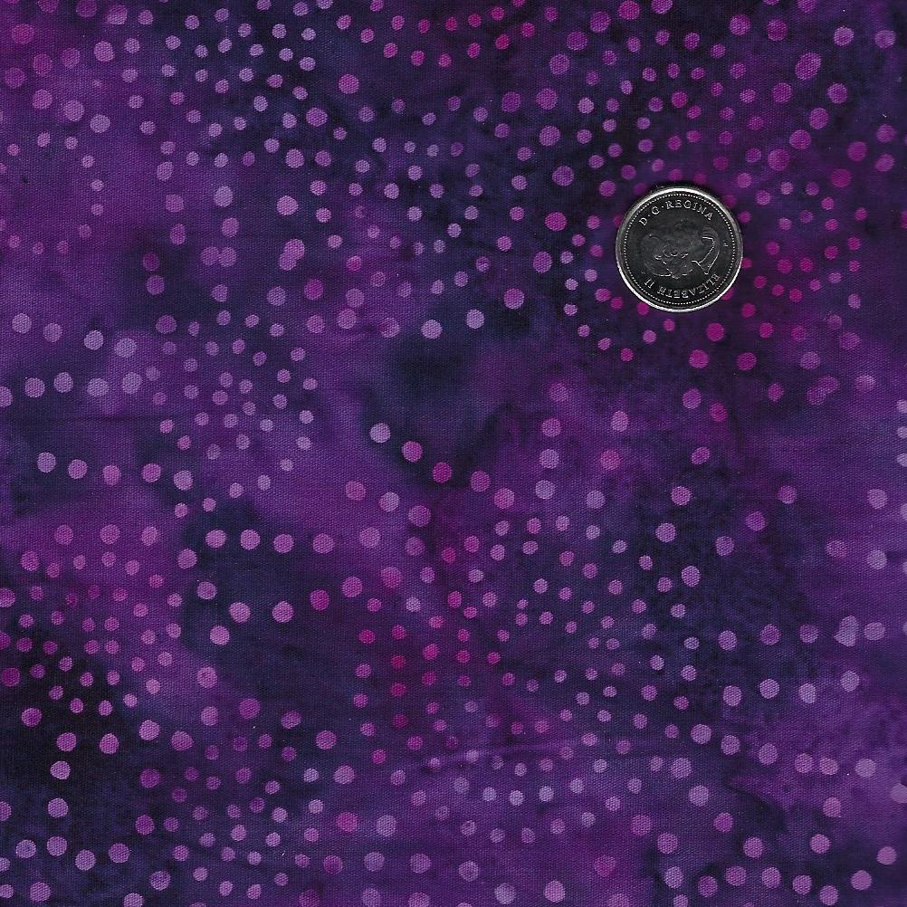 Full Bloom par Barbara Persing & Mary Hoover pour Island Batik - Batiks Dark and Light Purple Dots