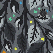 Charger l'image dans la galerie, Endos large de 108 pouces - True Colors Graywork par Tula Pink pour Free Spirit - Shadow Nip in the Bud
