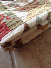 Load image into Gallery viewer, Lap Throw quilt
