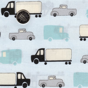 Mighty Machines par Lydia Nelson pour Moda - Background Very Light Blue Cars, Trucks